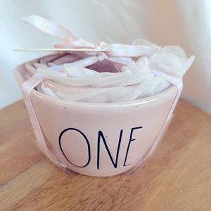 Rae Dunn pink speckled measuring cups 
New not used or displayed